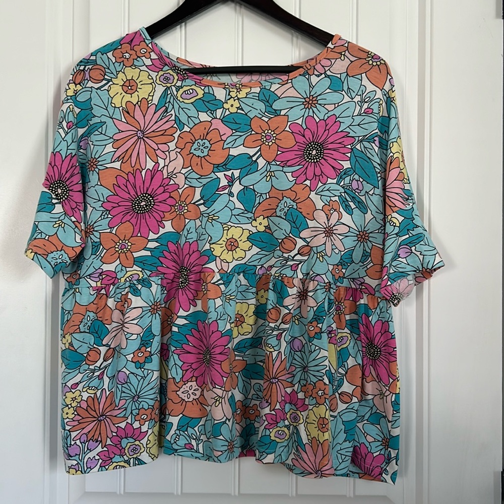 Spring florals top size medium